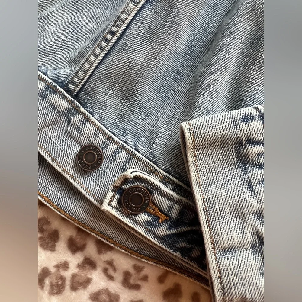 ☀️ GAP Denim Light Wash Jean Jacket Classic Trucker Style | Women’s Medium - Picture 13 of 14